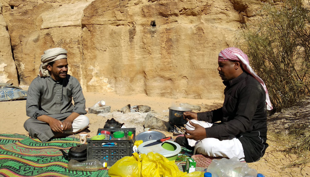 Beduinen kochen im Wadi Rum