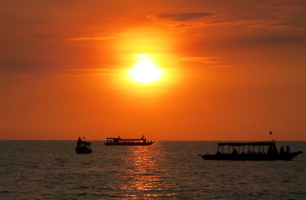 Wunderschöner Sonnenuntergang am Tonle Sap