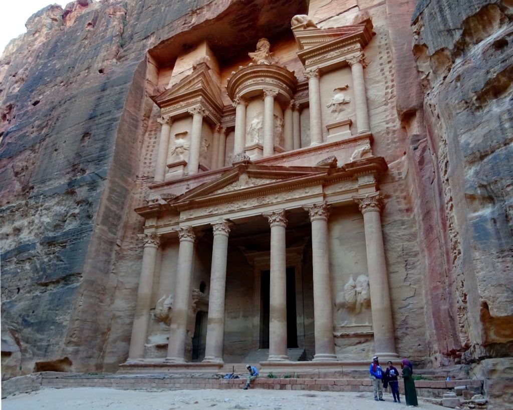 Die Schatzkammer in Petra am späten Nachmittag