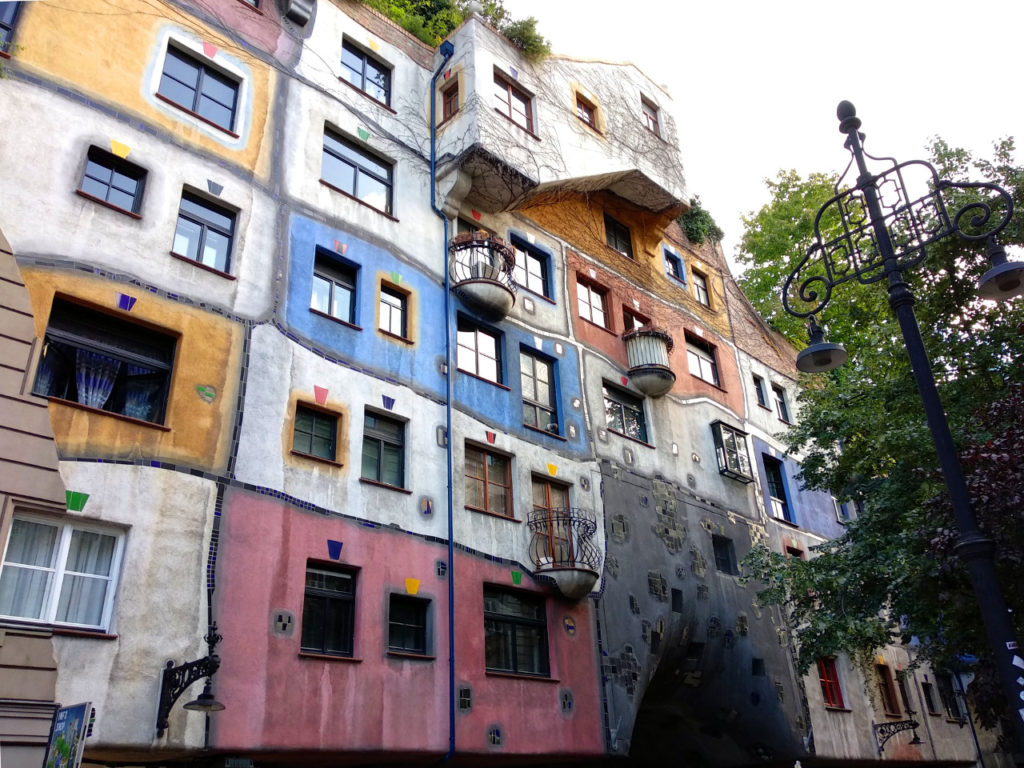 Fassade des Hundertwasserhauses