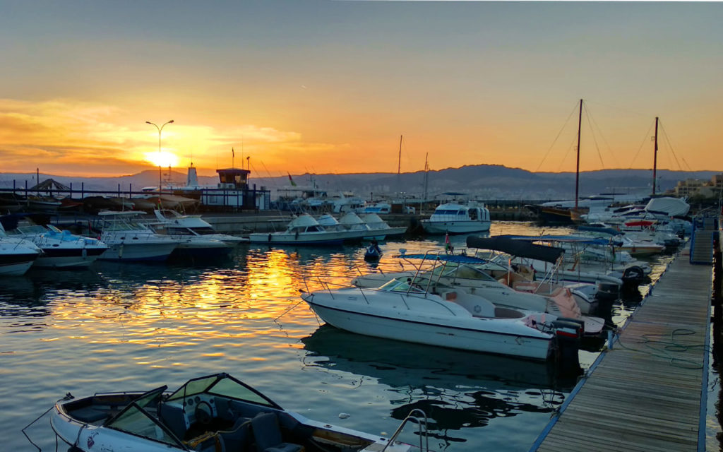 Sonnenuntergang in der Marina von Aqaba