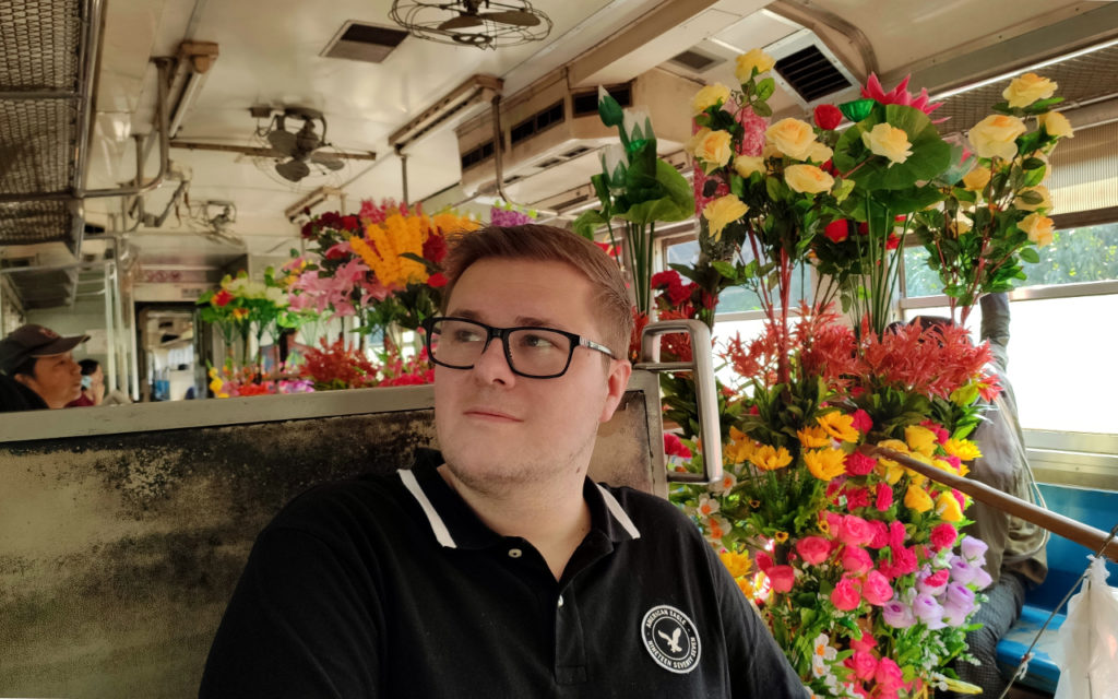 Marc Möllmann in der Circular Train in Yangon